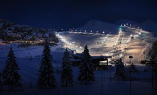 PRATO NEVOSO - Anche lo sci in notturna anticipa