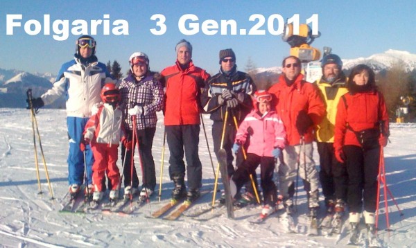 Folgaria Lunedì 3-01-11 Nove S.D.M. in posa..JPG (184.89 KiB) Visto 6146 volte Folgaria Lunedì 3-01-11 Nove S.D.M. in posa..JPG