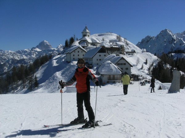 Saluti da Tarvisio.JPG (440.2 KiB) Visto 5385 volte Saluti da Tarvisio, sul Monte Lussari.