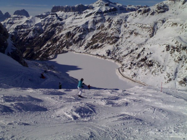 Lago Fedaia scendendo dalla Marmolada