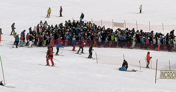 Quattro Passi Belvedere di Canazei Merc 14 marzo 2018 Coda.jpg (1.16 MiB) Visto 5433 volte Code agli impianti al Belvedere di Canazei