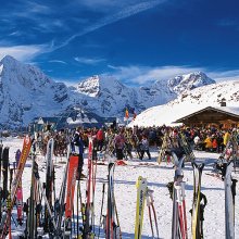 Madritschhutte_Winter_mit_Ortler_und_Zebru_und_Konigsspitze.jpg