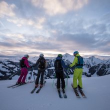 skifahrer_ausblick_wiedersbergerhorn28c29ski_juwel_alpbachtal_wildschoenau.jpg