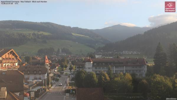  Vista dall' Apparthotel Germania sul paese di Dobbiaco