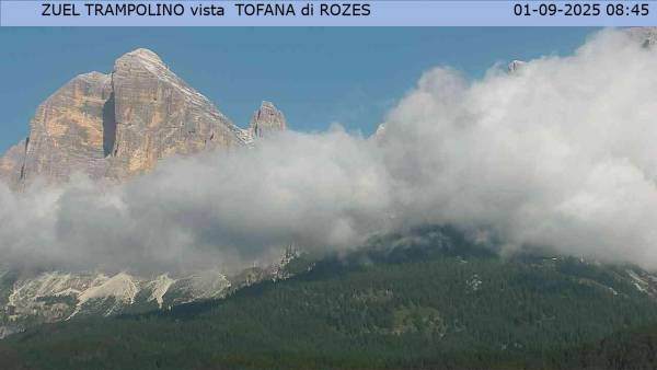 Rifugio Lagazuoi con vista sulla Tofana di Rozes