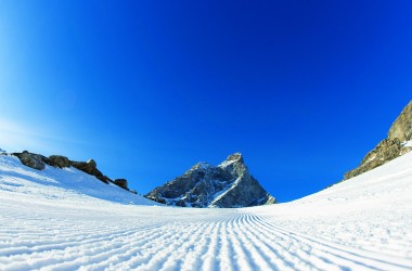 TURISMO - In Valle d'Aosta sempre piu' stranieri e meno italiani