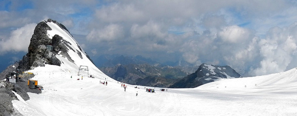 PASSO DELLO STELVIO - Si scia fino a novembre dopo un agosto da dimenticare