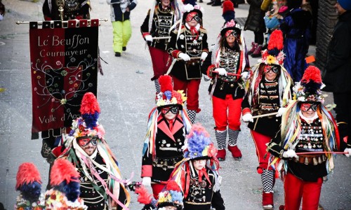 Sfilata a Courmayeur per Carnevale Sfilata a Courmayeur per Carnevale