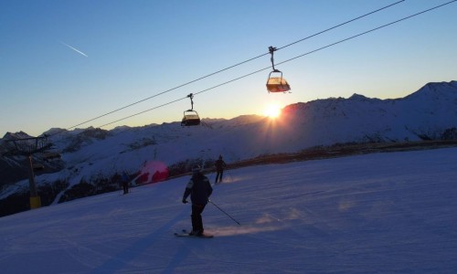 Sciare all'alba a Livigno Sciare all'alba a Livigno