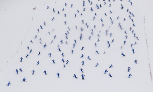 Gli istruttori nazionali in una coreografia in Val Senales