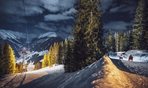Sci di notte a Davos