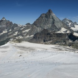 Enrico Romanzi - Valle d'Aosta - Sci estivo a Cervinia Zermatt
