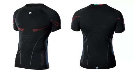 Under Shield ha scelto Dryarn per i suoi capi tecnici funzionali 