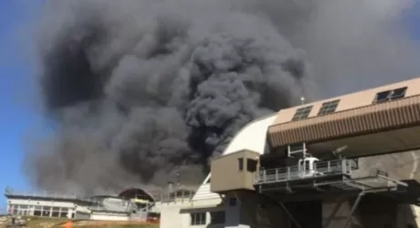CHAMONIX - Brucia stazione della cabinovia Grand Montets