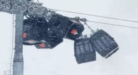 ZILLERTAL - Tempesta fa scontrare le cabine, nessun ferito