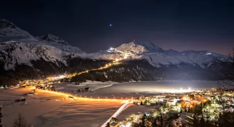 Un sabato sera diverso sulle nevi del Corvatsch. Approfitta della bella giornata