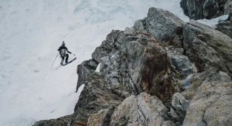 RECORD - Andrzej Bargiel è sceso sci ai piedi dal K2