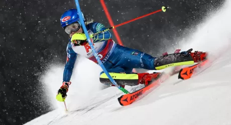 FLACHAU - Shiffrin nega la prima gioia a Liensberger, disastro azzurro
