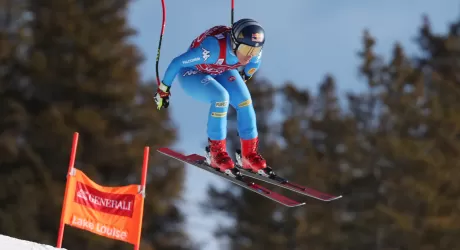 LAKE LOUISE - Goggia da urlo: domina la prima discesa stagionale