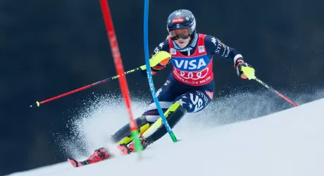 Shiffrin dominante a Spindleruv Mlyn: vittoria e coppa di specialità