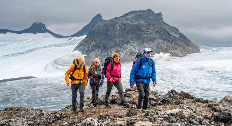 Da Helly Hansen un guscio superleggero per i professionisti della montagna