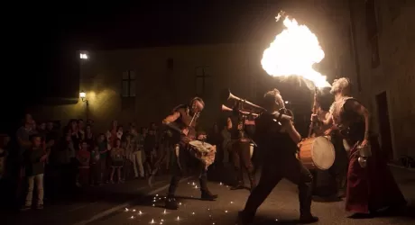 ALPE CIMBRA - Vorprennen in Martzo. Marzo brucia, a Lusérn, un'antica tradizione