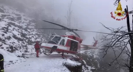 MADONNA DI CAMPIGLIO - Elicottero cade dopo soccorso, nessuna vittima
