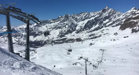 CERVINIA - SCI GRATIS PER CHI PERNOTTA IN HOTEL DAL 24 APRILE AL 1 MAGGIO