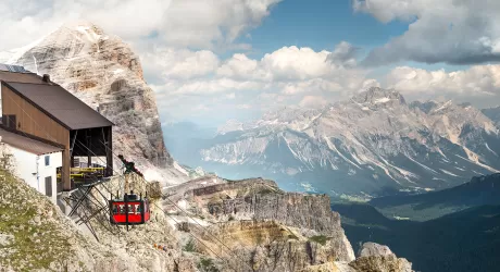 DOLOMITI SUPERSUMMER - Estate al via, aprono 107 impianti, si inizia dalla funivia Lagazuoi il 30 maggio