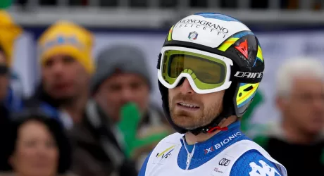 Manfred Moelgg si opera al crociato del ginocchio destro