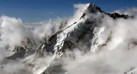 MONTE BIANCO - Muore dopo una caduta dal Mont Dolent con lo snowboard
