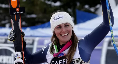 MONTECAMPIONE - Le sorelle Fanchini approdano in teatro 