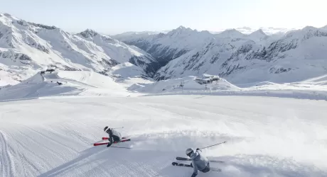 STUBAI - Da oggi si torna a sciare e a fine mese Ocktoberfest sulla neve