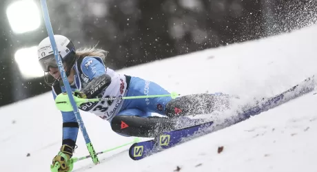 Le slalomiste si allenano in Belgio nello skidome di Peer