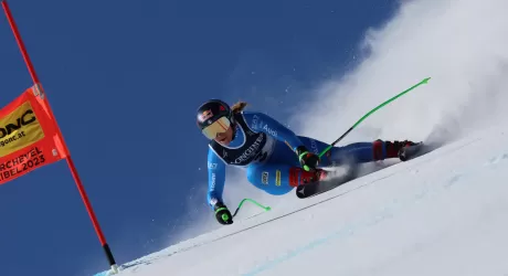 MERIBEL - Goggia e Curtoni sfrecciano nella prima prova di discesa