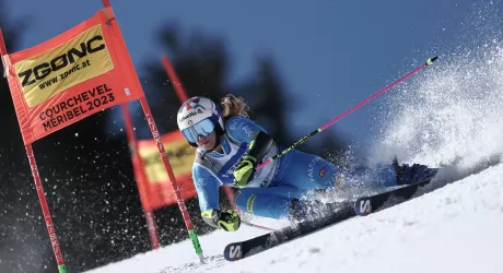 Bassino a Les Deux Alpes, Goggia a Cervinia