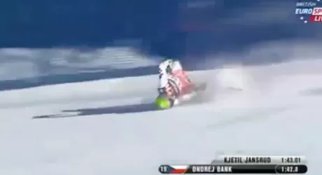 VIDEO- Il terribile incidente di Ondrej Bank a Vail 