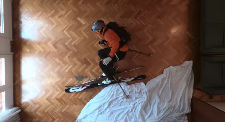 Skiing at home, come è nato il video virale del freerider casalingo