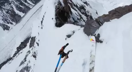 Il film sulla discesa impossibile del K2 con gli sci di Andrzej Bargiel