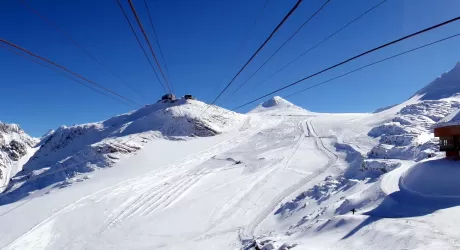 PASSO DELLO STELVIO - Brignone e Goggia si allenano sul ghiacciaio