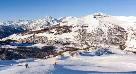 VIALATTEA - Il paradiso dello sci che si specchia nel suo passato