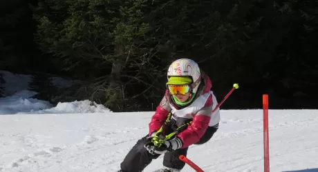 Foppolo - Bambini in pista sul Montebello tra i "pali nani"