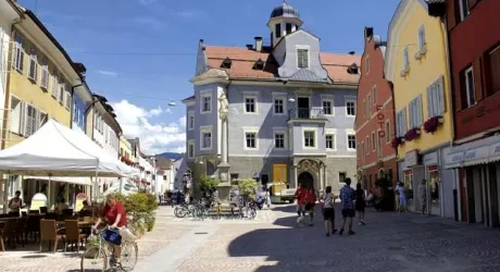 PAESI FELICI - Brunico primo tra i piccoli comuni