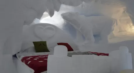 PONTEDILEGNO-TONALE - Dopo Capodanno si può dormire al Presena nelle stanze-igloo