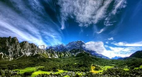 CORTINA - Il villaggio Olimpico non sia provvisorio ma un’eredità per la comunità 