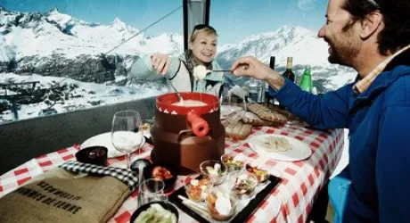 ZERMATT: fondue in cabinovia il venerdi' sera 21 e 28 agosto 2015.