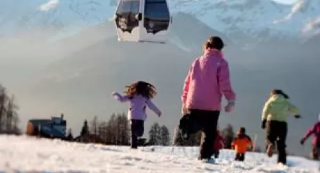 PILA - A marzo e Pasqua sciare costa meno