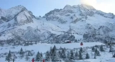 PASSO DEL TONALE - Gli slalomisti azzurri si allenano al Presena