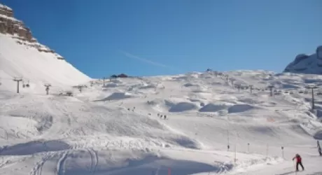 SCI - Metri di neve sulle Alpi ma temperature già primaverili