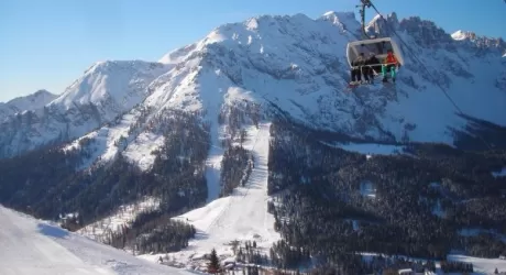 CAREZZA – Sciatore muore dopo scontro con cannone